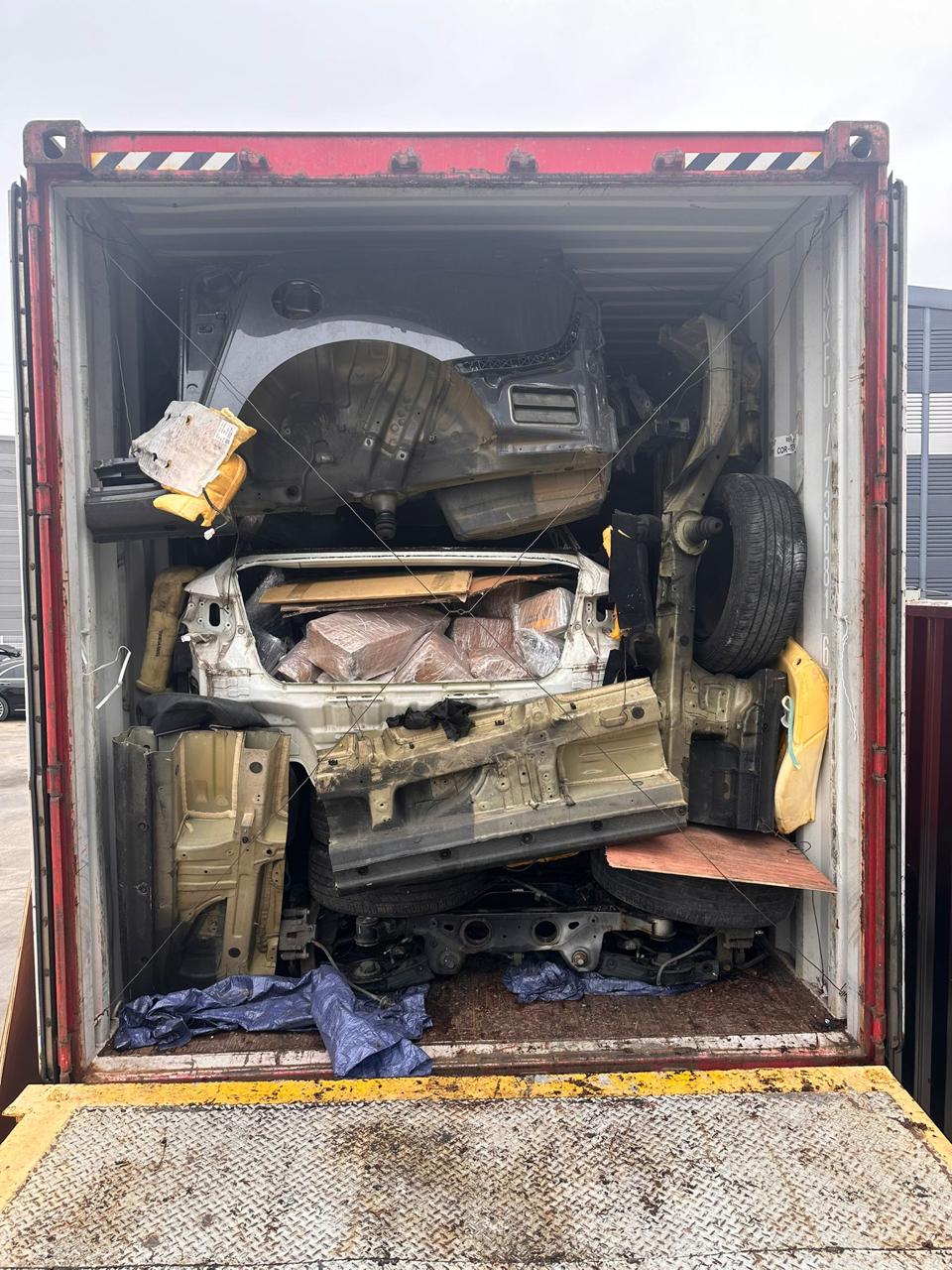 Контейнер с запчастями