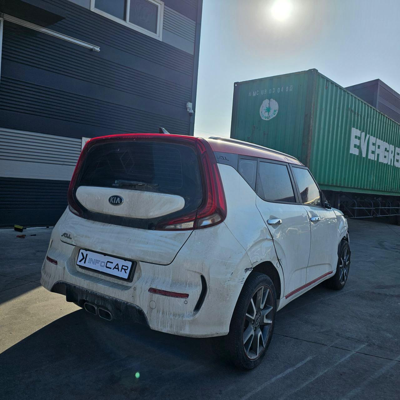 Kia Soul на площадке